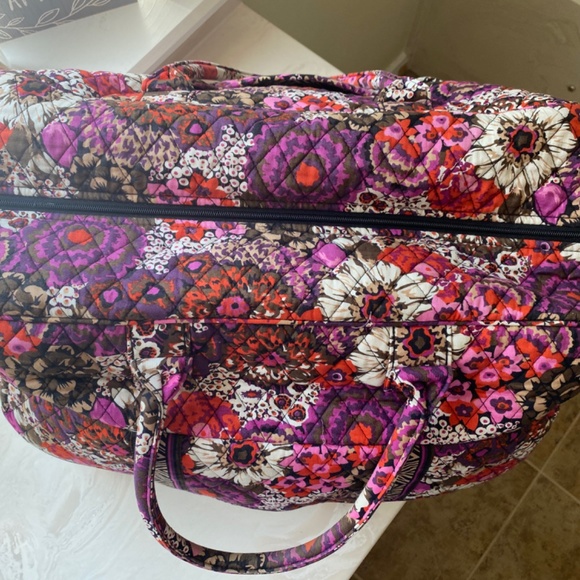 Vera Bradley Travel Set - Picture 2 of 6